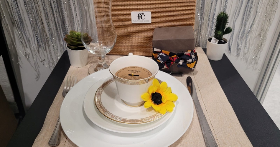 Image 3: Flourishing Crown