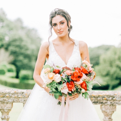 Choosing the right bouquet for a wedding dress silhouette