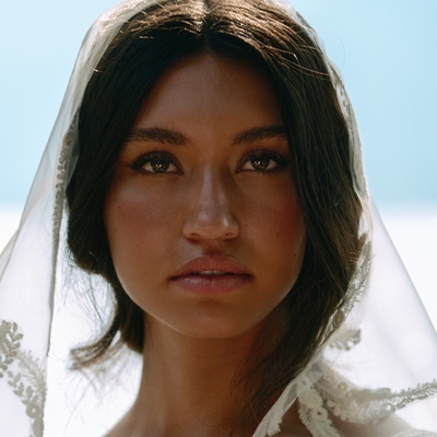 Fashion News: Receive a veil with a full-priced dress at Grace Loves Lace
