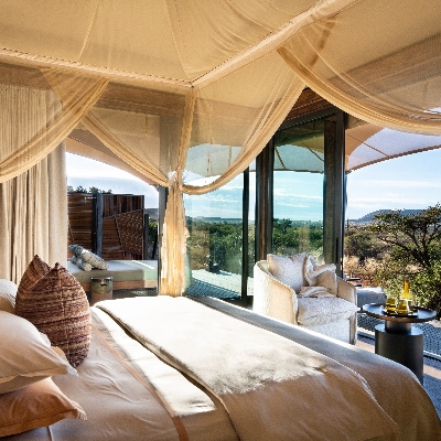 Honeymoon News: Tswalu Kalahari Reserve in South Africa has opened its new Loapi Tented Camp