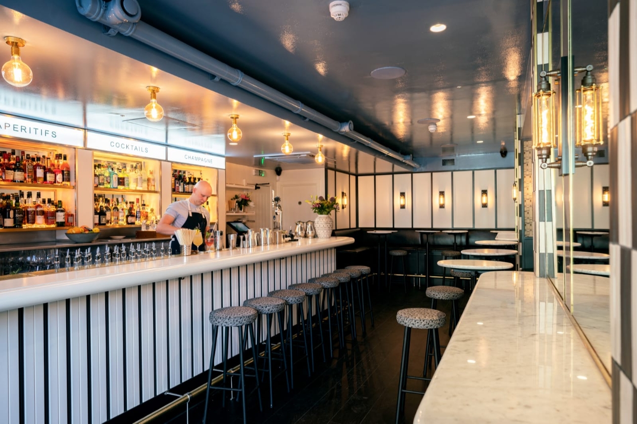 Swift Shoreditch interior with large bar and black and white decor