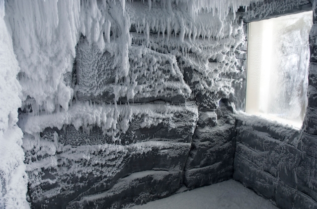 cold snow room