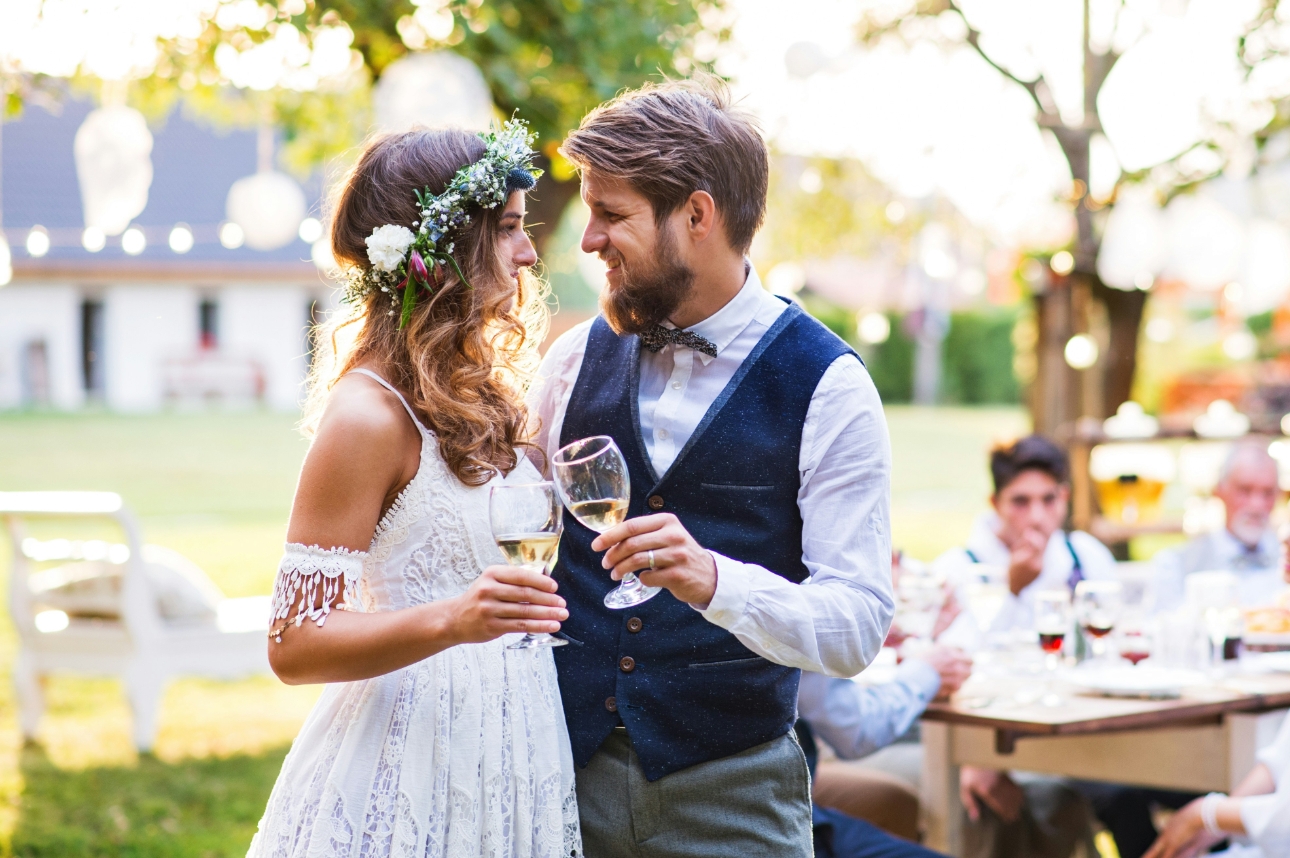 2025 wedding wine trends