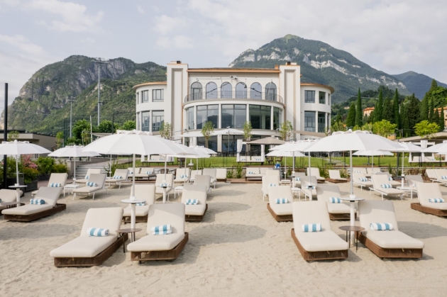 beach view of Victoria Beach club